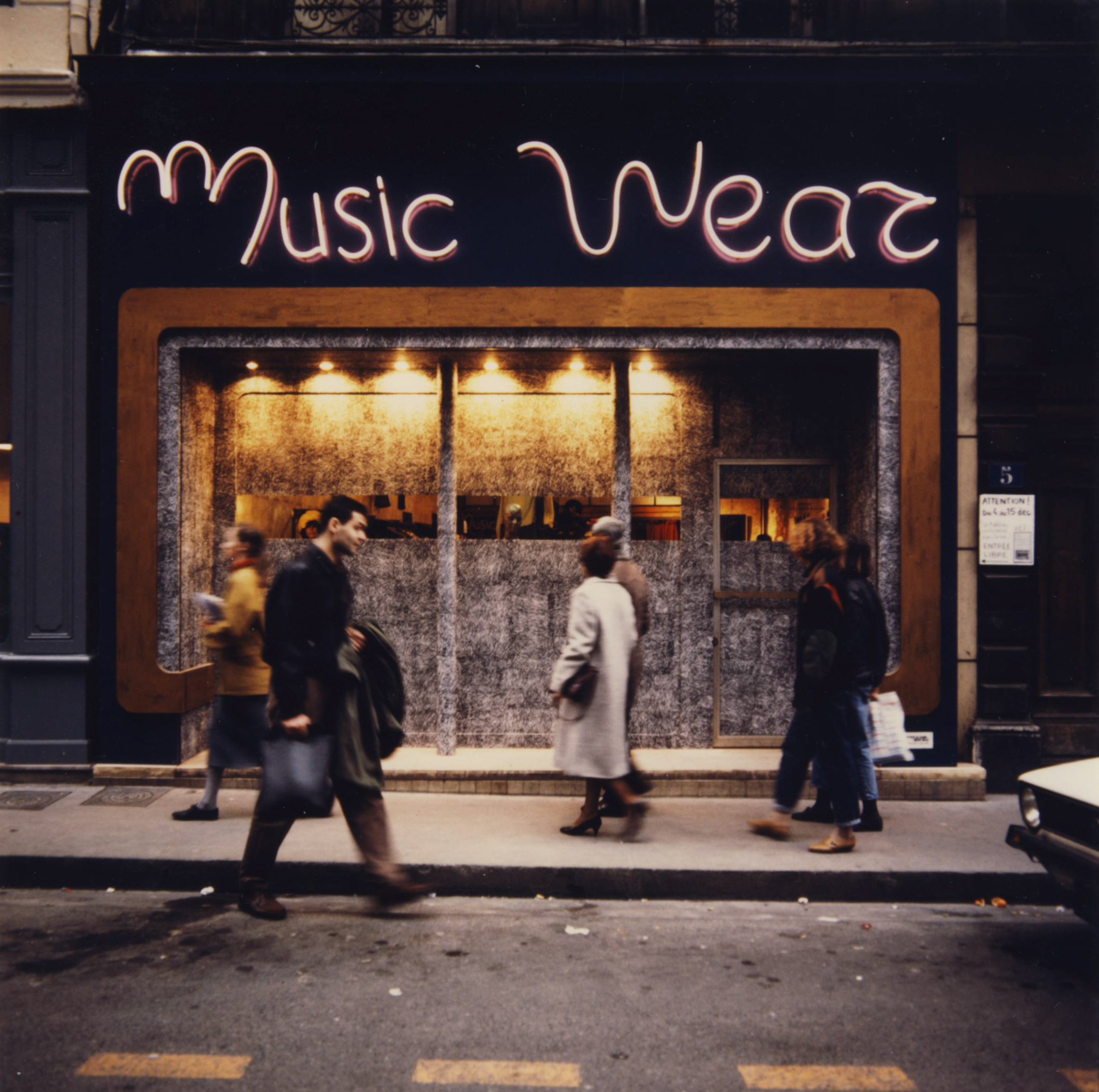 1983_music_wear01