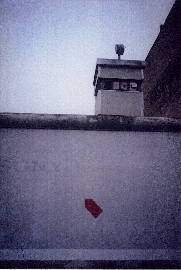 amorce-check-point_charlie